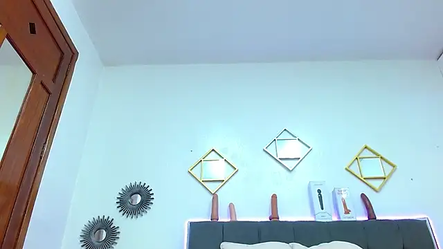 karlamorris  online show from 03/12/25, 05:17