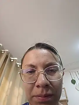 karlamorris  online show from 11/25/25, 02:17