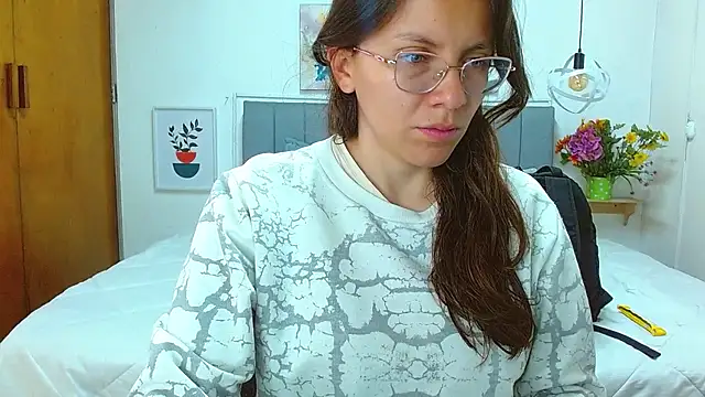 Snapshot of karlamorris_ chatting on 12/16/25, 01:27 karlamorris online show from 12/16/25, 01:27