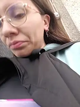 Snapshot of karlamorris_ chatting on 01/16/26, 01:15 karlamorris online show from 01/16/26, 01:15