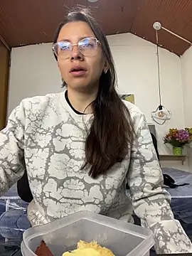 Snapshot of karlamorris_ chatting on 02/04/26, 01:28 karlamorris online show from 02/04/26, 01:28