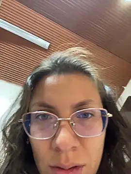 Snapshot of karlamorris_ chatting on 02/27/26, 01:11 karlamorris online show from 02/27/26, 01:11