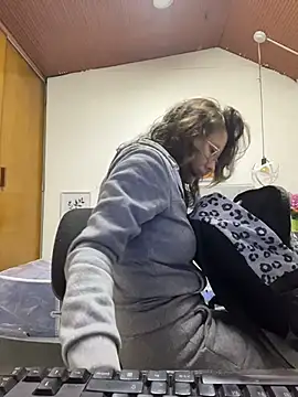 Snapshot of karlamorris_ chatting on 03/11/26, 01:17 karlamorris online show from 03/11/26, 01:17