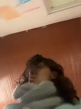 Snapshot of karlamorris_ chatting on 03/17/26, 01:03 karlamorris online show from 03/17/26, 01:03