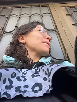 Snapshot of karlamorris_ chatting on 03/26/26, 01:06 karlamorris online show from 03/26/26, 01:06