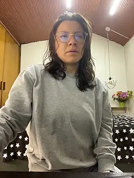 Snapshot of karlamorris_ chatting on 04/10/26, 01:05 karlamorris online show from 04/10/26, 01:05