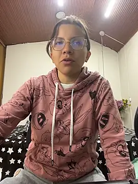 Snapshot of karlamorris_ chatting on 04/14/26, 01:06 karlamorris online show from 04/14/26, 01:06