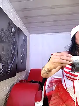 Snapshot of Lust_Mom41 chatting on 12/18/24, 08:25 Lust Mom41 online show from 12/18/24, 08:25