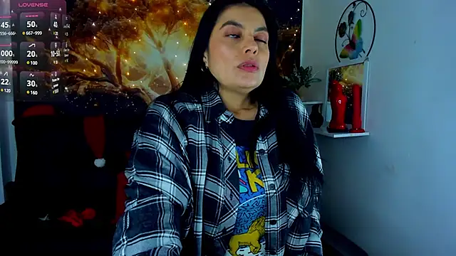 Snapshot of Lust_Mom41 chatting on 12/19/24, 01:18 Lust Mom41 online show from 12/19/24, 01:18