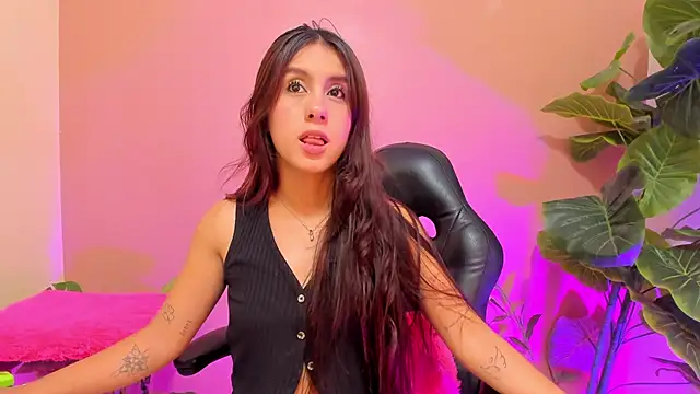 AlanaJones1 online show from 03/15/25, 04:02