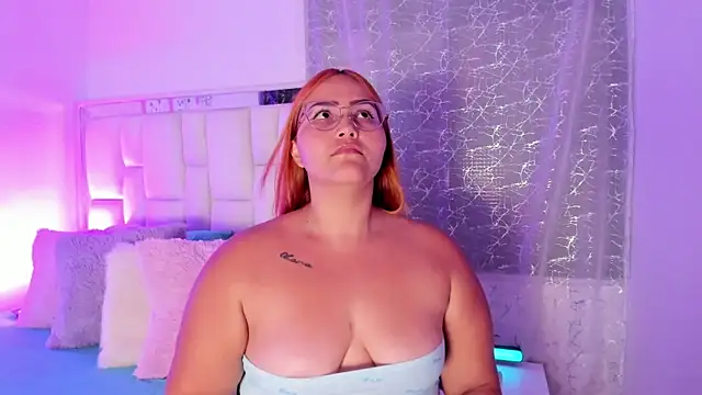 Snapshot of LeahxBarker chatting on 10/28/25, 02:26 LeahxBarker online show from 10/28/25, 02:26