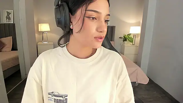 renee shelby  online show from 03/20/25, 08:19