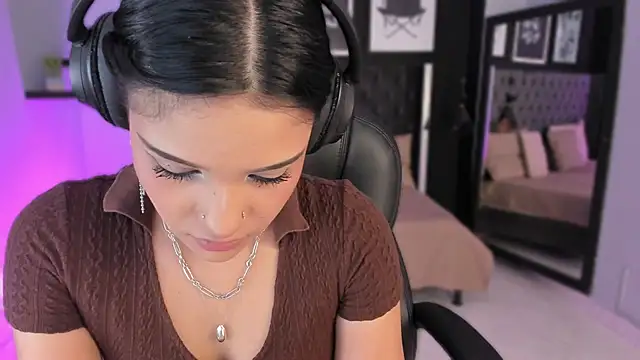 Snapshot of renee_shelby_ chatting on 03/14/26, 08:25 renee shelby online show from 03/14/26, 08:25