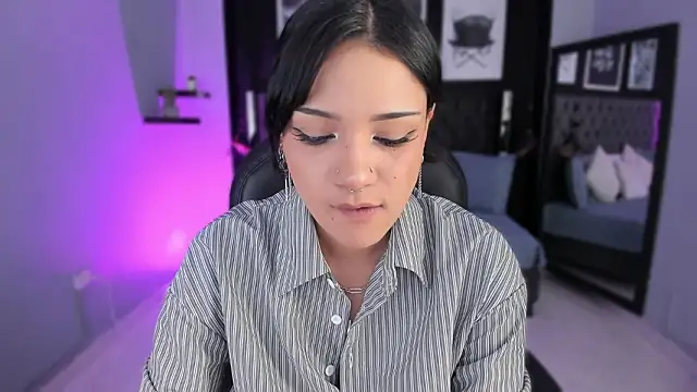 Snapshot of renee_shelby_ chatting on 03/18/26, 09:18 renee shelby online show from 03/18/26, 09:18