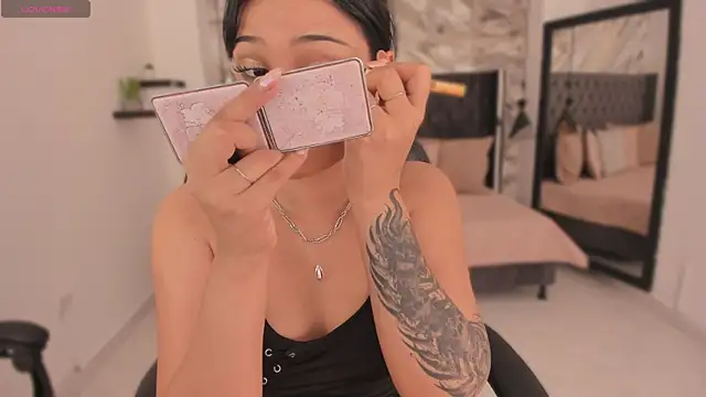 Snapshot of renee_shelby_ chatting on 04/10/26, 08:35 renee shelby online show from 04/10/26, 08:35