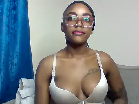 Snapshot of _crystal_princesss chatting on 06/06/26, 02:05 crystal princesss online show from 06/06/26, 02:05