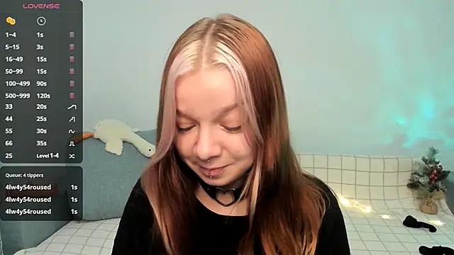 Snapshot of crystal_lilith chatting on 12/10/24, 01:22 crystal lilith online show from 12/10/24, 01:22