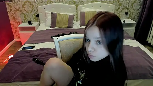 Snapshot of crystal_lilith chatting on 01/29/25, 02:21 crystal lilith online show from 01/29/25, 02:21