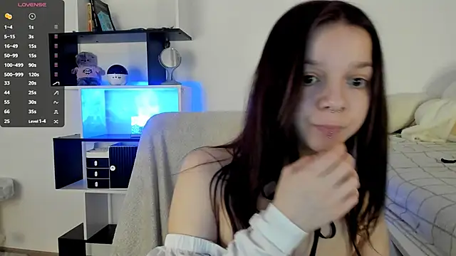 Snapshot of crystal_lilith chatting on 02/14/25, 06:29 crystal lilith online show from 02/14/25, 06:29