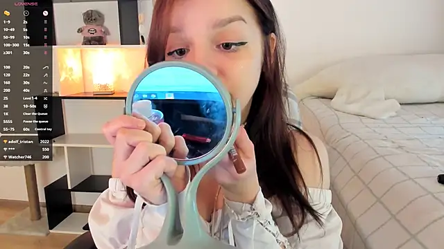 Snapshot of crystal_lilith chatting on 03/16/25, 01:27 crystal lilith online show from 03/16/25, 01:27