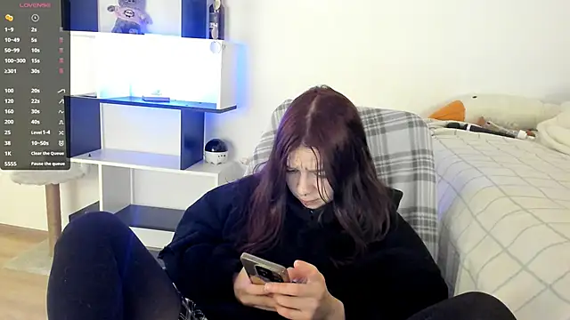 Snapshot of crystal_lilith chatting on 03/18/25, 08:04 crystal lilith online show from 03/18/25, 08:04