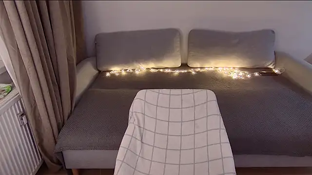 Snapshot of crystal_lilith chatting on 11/23/25, 02:55 crystal lilith online show from 11/23/25, 02:55