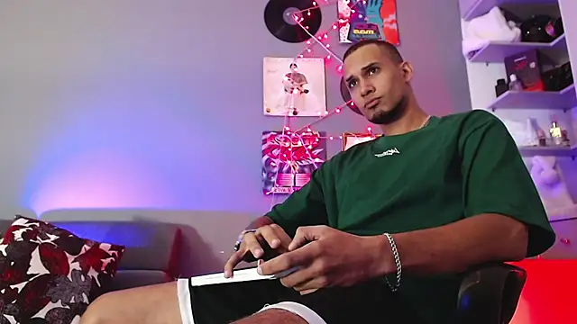 MagnusFrost online show from 01/03/25, 04:22