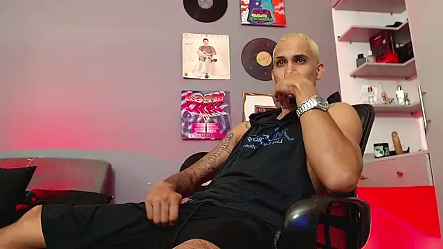 MagnusFrost online show from 01/11/25, 04:59