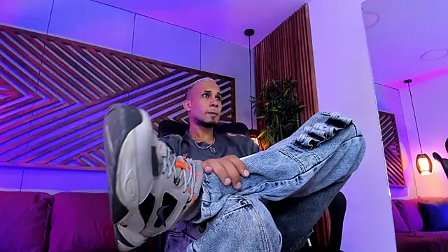 MagnusFrost online show from 01/25/25, 11:11