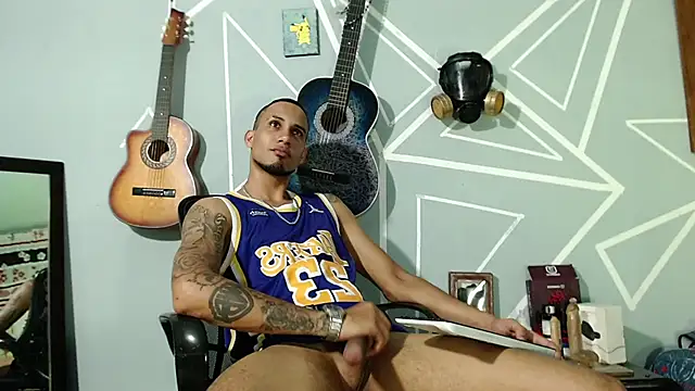 MagnusFrost online show from 02/04/25, 03:44