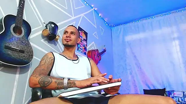 MagnusFrost online show from 02/17/25, 07:42