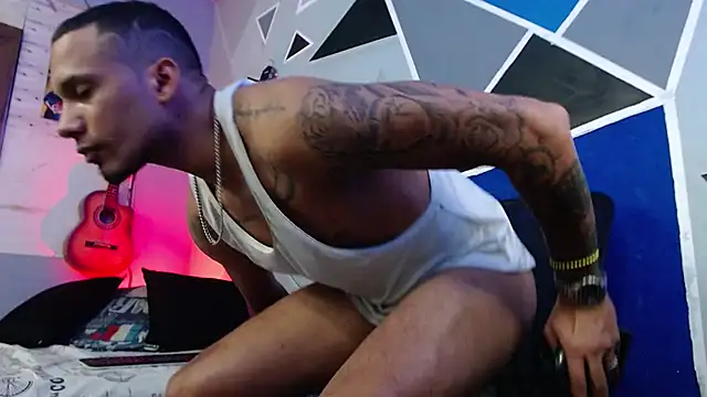 MagnusFrost online show from 09/17/25, 07:54