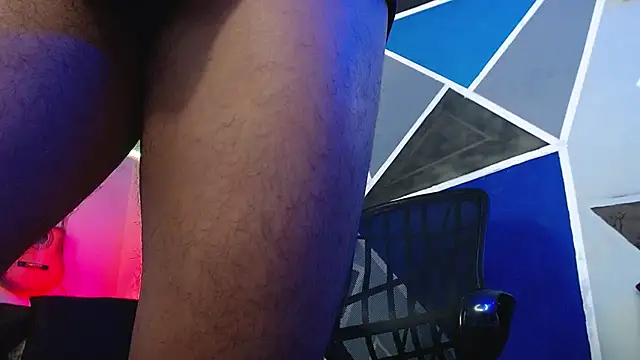 MagnusFrost online show from 10/01/25, 03:23