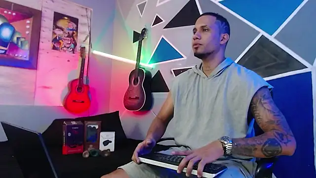 MagnusFrost online show from 10/22/25, 04:13