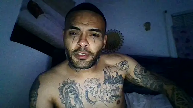 Snapshot of Houstonslong1 chatting on 01/16/25, 04:38 Houstonslong1 online show from 01/16/25, 04:38