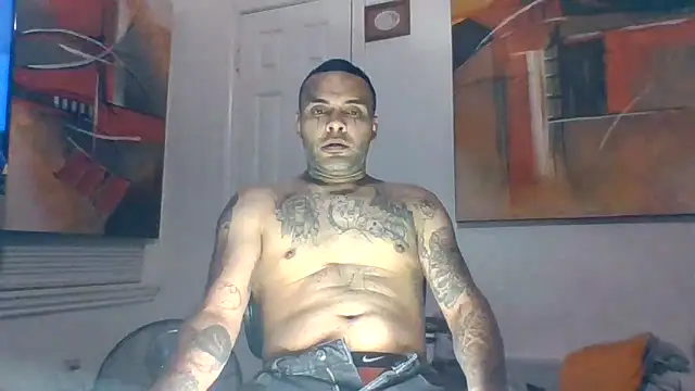 Snapshot of Houstonslong1 chatting on 01/25/25, 06:01 Houstonslong1 online show from 01/25/25, 06:01