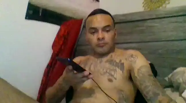 Snapshot of Houstonslong1 chatting on 01/27/25, 01:30 Houstonslong1 online show from 01/27/25, 01:30