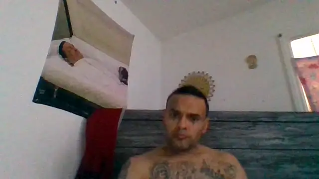 Snapshot of Houstonslong1 chatting on 01/28/25, 08:26 Houstonslong1 online show from 01/28/25, 08:26