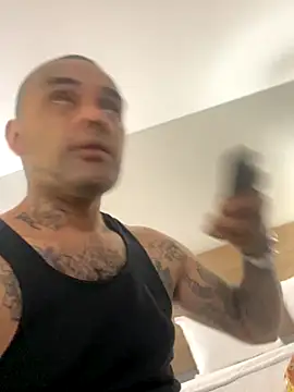 Snapshot of Houstonslong1 chatting on 09/19/25, 05:02 Houstonslong1 online show from 09/19/25, 05:02