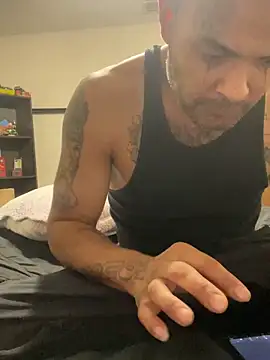 Snapshot of Houstonslong1 chatting on 11/22/25, 05:06 Houstonslong1 online show from 11/22/25, 05:06