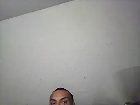 Snapshot of Houstonslong1 chatting on 12/04/25, 12:36 Houstonslong1 online show from 12/04/25, 12:36