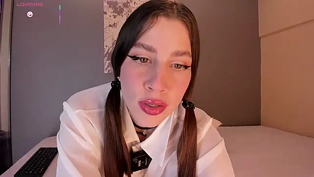 LynnSam  online show from 09/27/25, 11:10