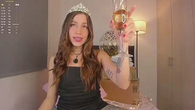 LynnSam  online show from 10/12/25, 12:20