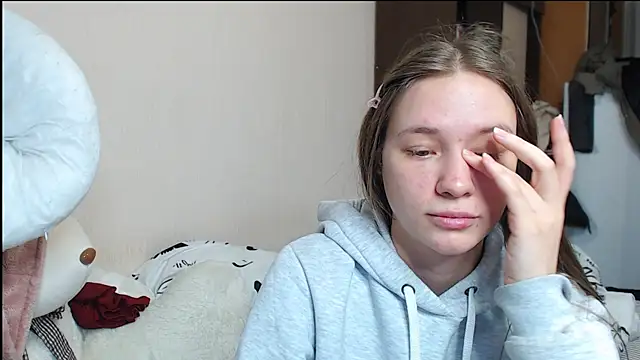 Snapshot of leila_bambi_ chatting on 12/24/24, 12:11 leila bambi  online show from 12/24/24, 12:11