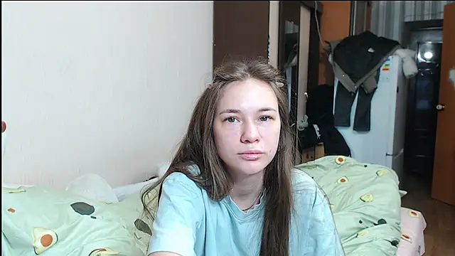 Snapshot of leila_bambi_ chatting on 12/31/24, 04:38 leila bambi  online show from 12/31/24, 04:38