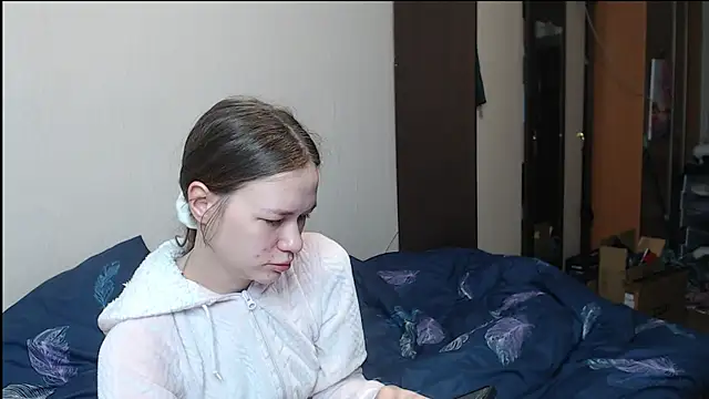 Snapshot of leila_bambi_ chatting on 03/13/25, 05:50 leila bambi  online show from 03/13/25, 05:50