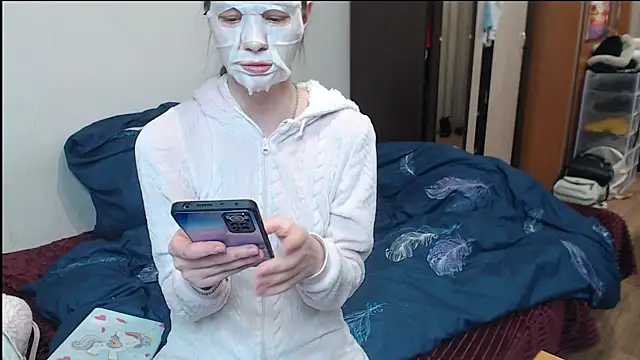 Snapshot of leila_bambi_ chatting on 03/14/25, 04:43 leila bambi  online show from 03/14/25, 04:43