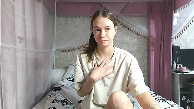 Snapshot of leila_bambi_ chatting on 11/21/25, 11:53 leila bambi online show from 11/21/25, 11:53