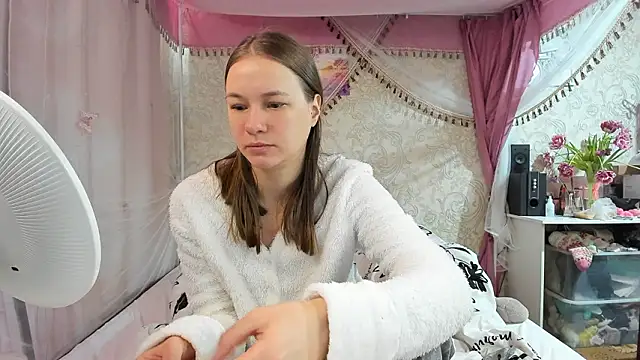 leila bambi  online show from 03/14/26, 07:14