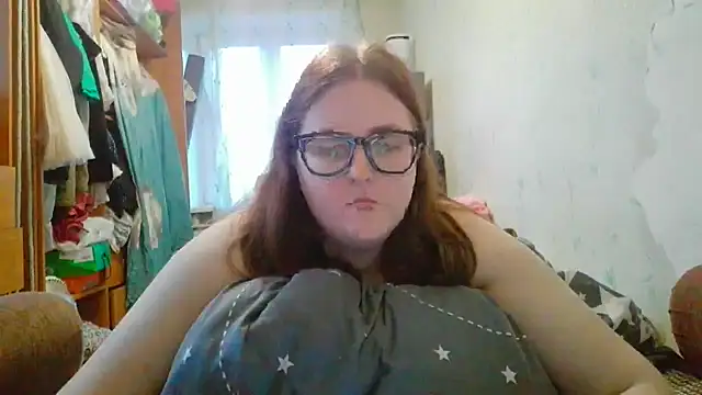 Snapshot of DesireMelissa chatting on 04/18/26, 04:22 DesireMelissa online show from 04/18/26, 04:22